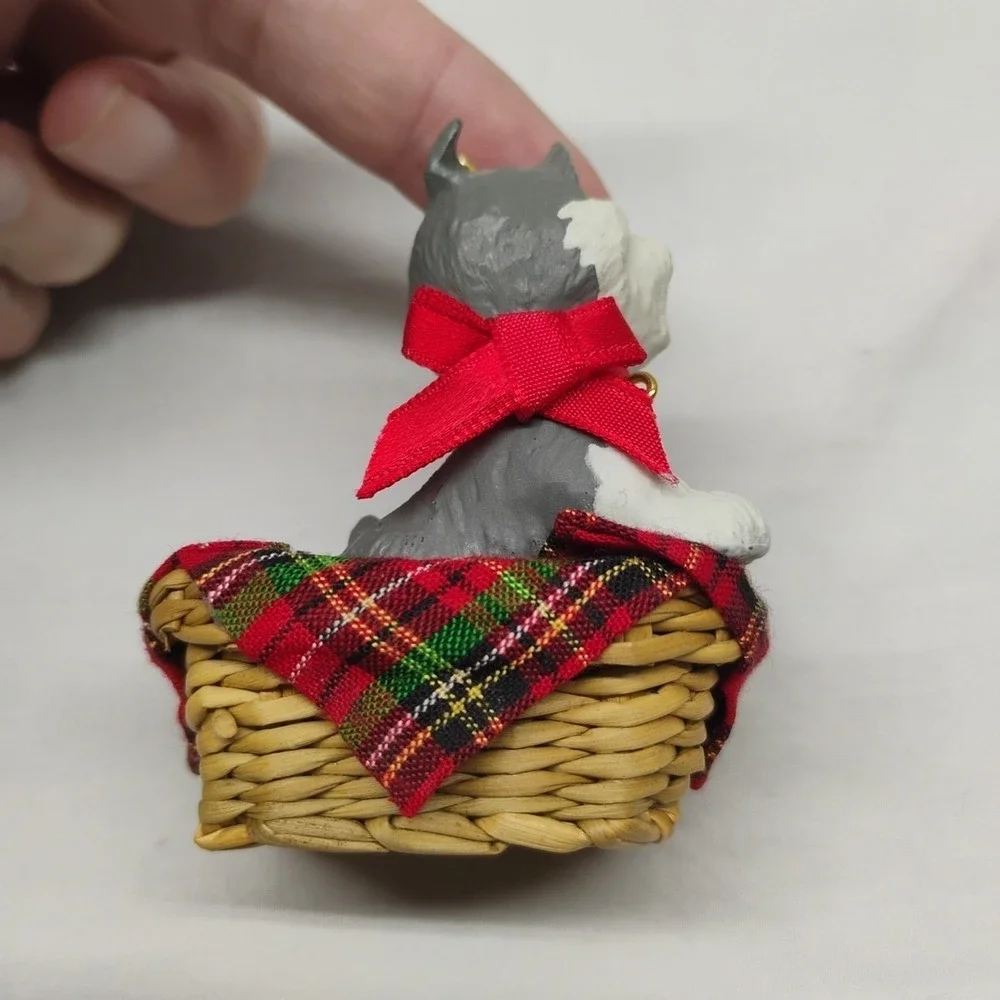Hallmark Keepsake Ornament Puppy Love 1992 Schnauzer‎ 2nd In Series Basket Dog